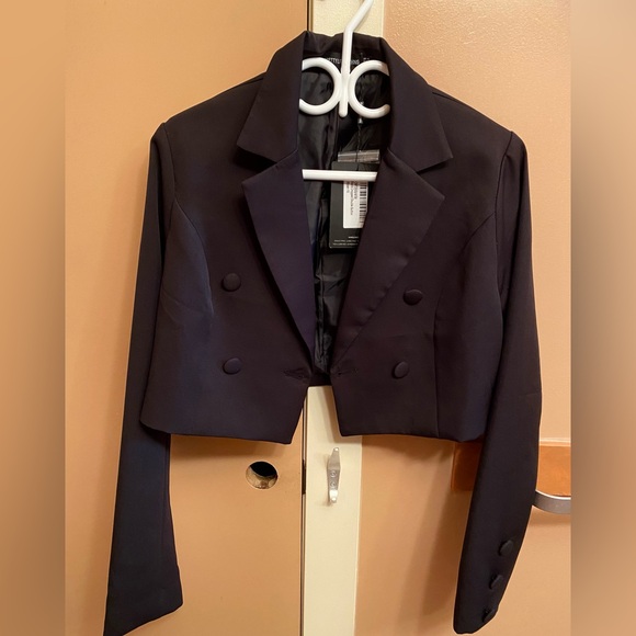 PrettyLittleThing Cropped Blazer - US 6 NWT - Picture 2 of 7